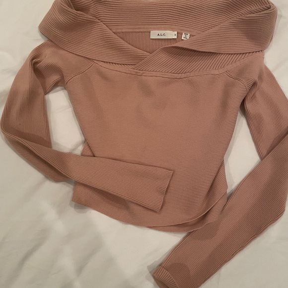 ALC Sexy off shoulder sweater. - Picture 4 of 4